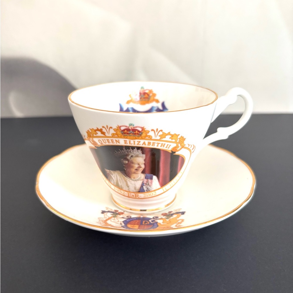 Royal Stuart Tea cup Queen Elizabeth